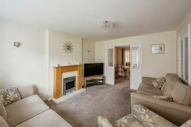 Ambleside Crescent, Sprotbrough, DN5, photo 3
