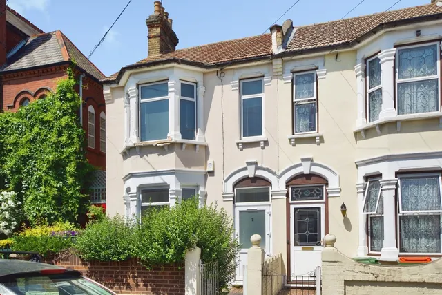 East Avenue, Manor Park, E12, photo 1