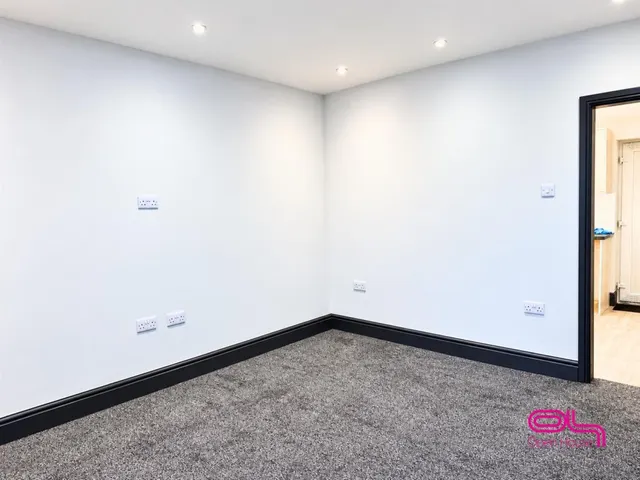 St. Johns Road, Lostock, BL6, photo 3