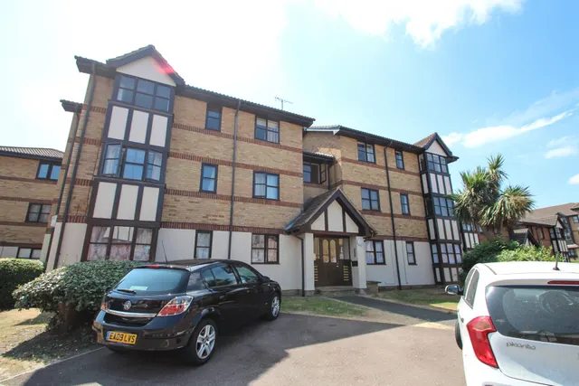 Calshot Court, Osbourne Road, Dartford, Kent, DA2, photo 1