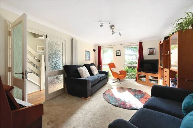 Wistaria Lane, Yateley, GU46, photo 2