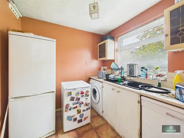 Payne Close, Crawley, photo 3
