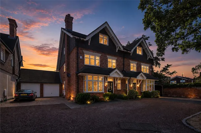 Easthampstead Road, Wokingham, RG40, photo 1