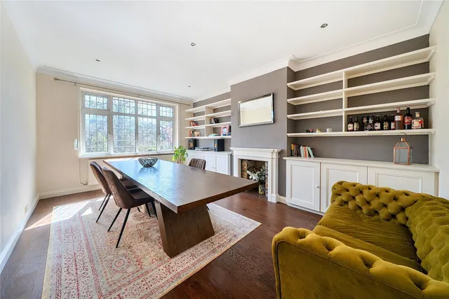 Photo 3 — Foxgrove Road, Beckenham, BR3
