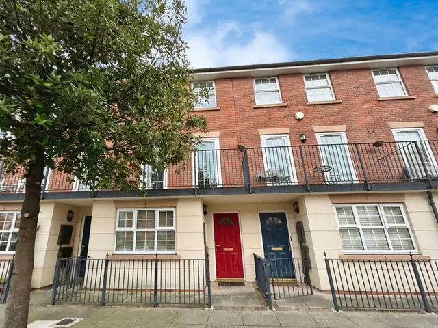 Bandy Fields Place, Salford, Greater Manchester, M7, photo 1