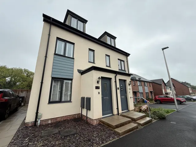 Gwern Gwynfael, Capel Llanilltern, CF5, photo 1