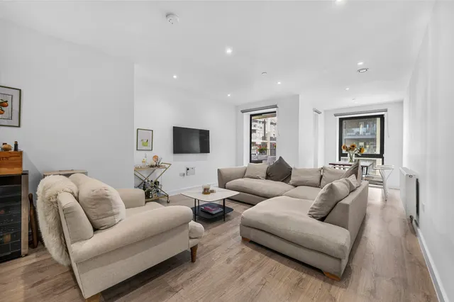 Osiers Road, London, SW18, photo 1