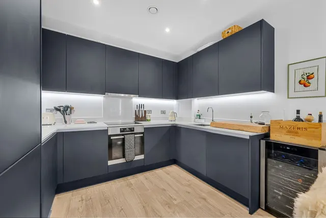 Osiers Road, London, SW18, photo 2