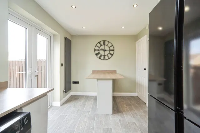 Windmill Court, Lower Wortley, Leeds, photo 1