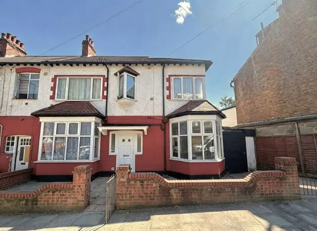Bell Lane, Hendon, NW4, photo 1