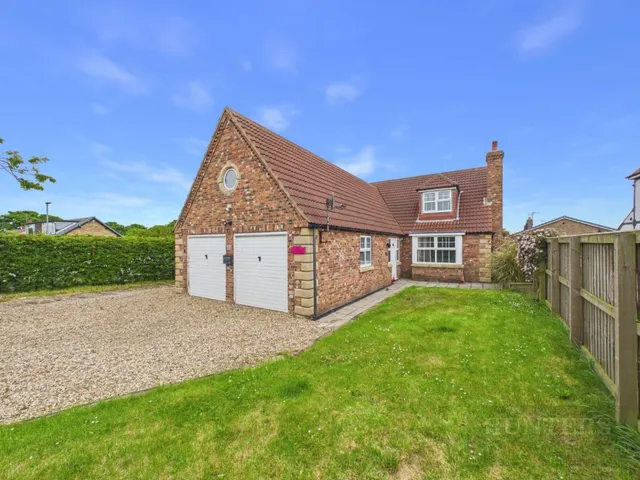 Southsea Road, Flamborough, YO15, photo 1