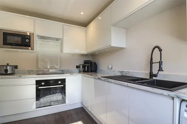 Photo 2 — Laverstoke Close, Fleet, Hampshire, GU51 1HD