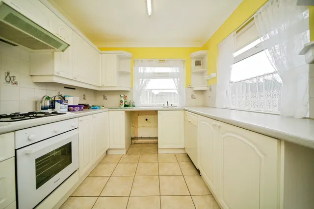 Photo 2 — Mitford Close, Ipswich, Suffolk, IP1