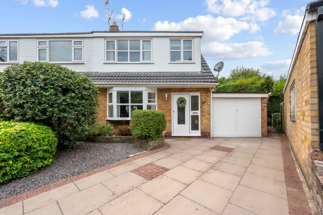 3 bedroom house — Delafield Close, Fearnhead, Warrington, Warrington, WA2 0AJ