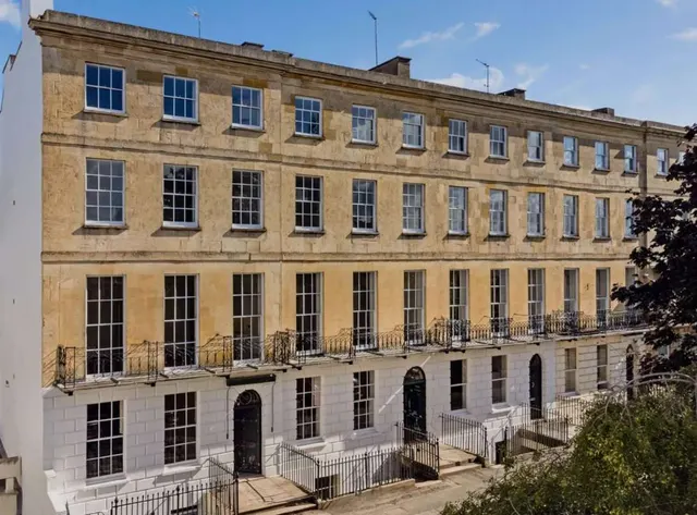 Berkeley Place, Cheltenham, Gloucestershire, GL52 6DB, photo 1