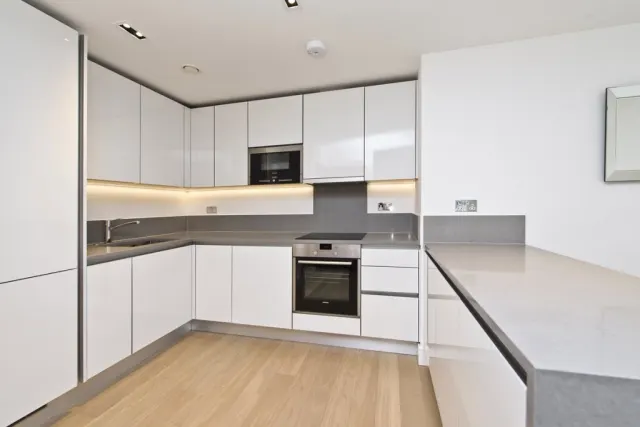 Longfield Avenue, Ealing, W5, photo 1