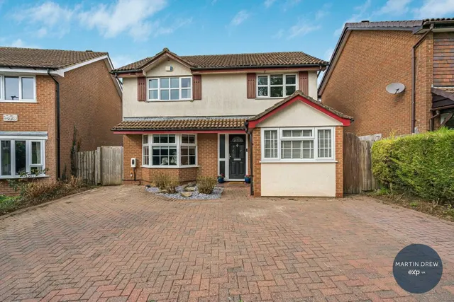 Ashwin Close, Brackley, NN13, photo 1