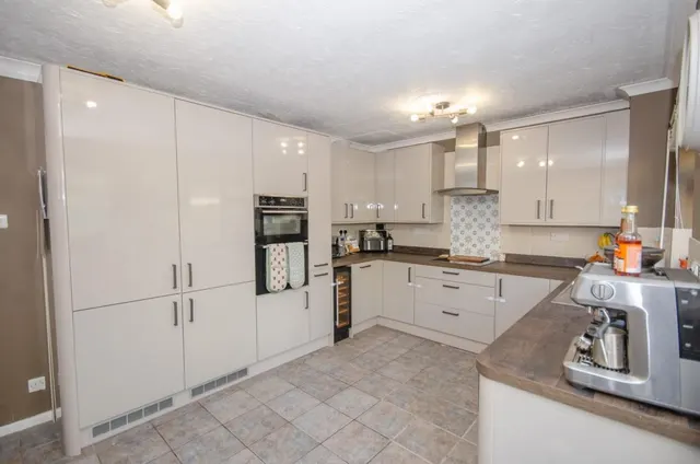 Beaver Close, Winterbourne, BS36, photo 2