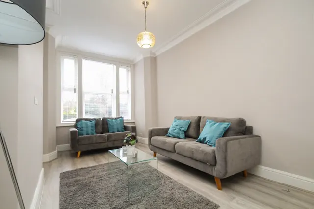 Brookfield Place, Far Headingley, LS6, photo 2