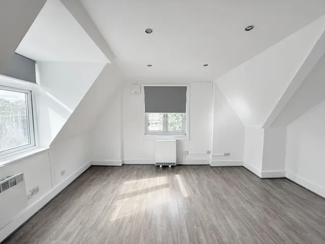 Wightman Road, London, N4, photo 1