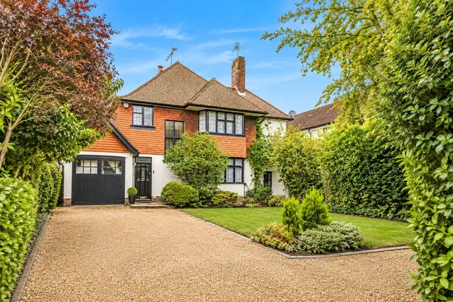 The Riding, Woking, GU21, photo 1