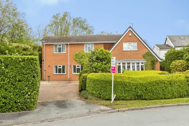 The Avenue, Scholes, LEEDS, photo 1