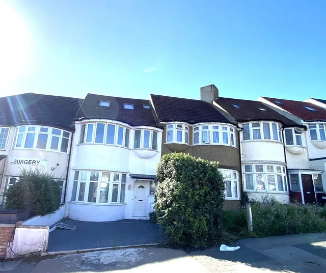 Wakemans Hill Avenue, London, NW9, photo 1