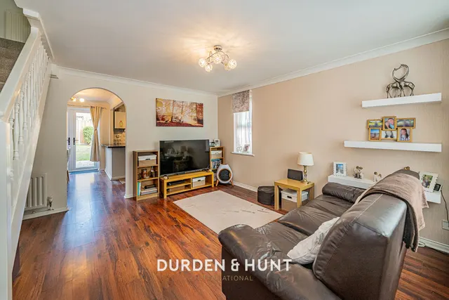 St. Michaels Close, Aveley, RM15, photo 2