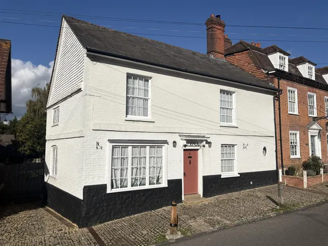 High Street, Chipstead, photo 1