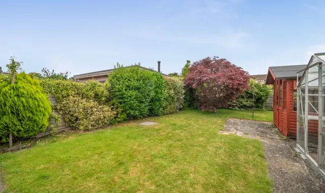 Percival Way, Epsom, KT19, photo 2