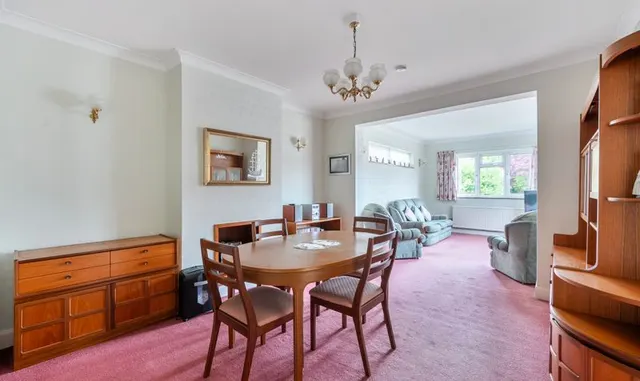 Percival Way, Epsom, KT19, photo 3