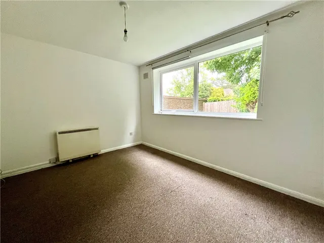 Rossiter Lodge, Rosetrees, GU1, photo 2