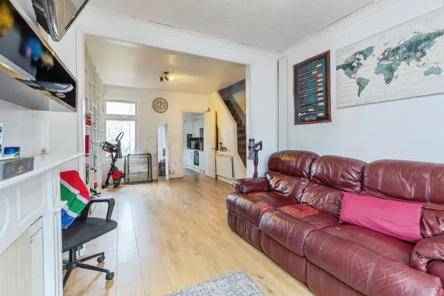 Burnt Oak Terrace, Gillingham, ME7, photo 2