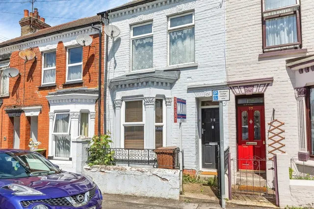 Burnt Oak Terrace, Gillingham, ME7, photo 1