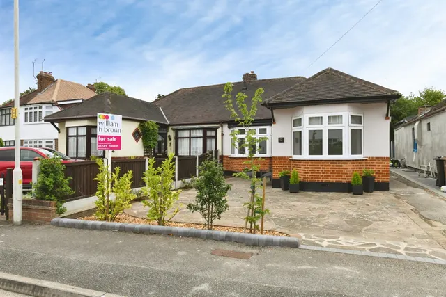 Baddow Place Avenue, Great Baddow, Chelmsford, photo 1