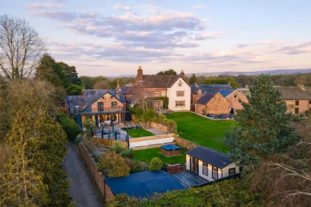Old Hall Lane, Woodford, SK7, photo 1