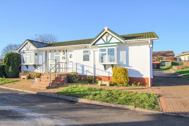 Weston Avenue, Leighton Buzzard, LU7, photo 1