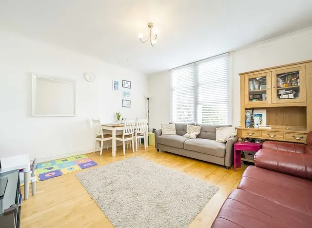 Photo 2 — Shaa Road, Acton, W3
