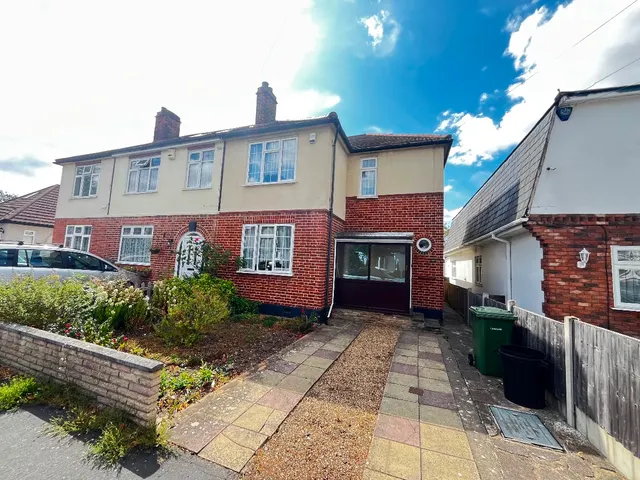 Vicarage Road, Hornchurch, photo 1