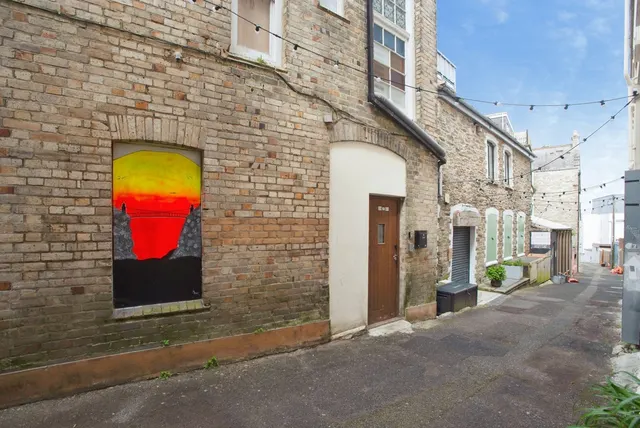 Bank Street, Newquay, TR7, photo 1