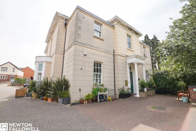 Hollymount, Retford, DN22, photo 1
