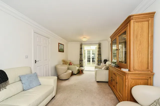 The Wern, Lechlade, GL7, photo 3