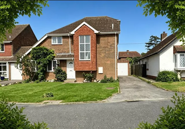 Sussex Gardens, Eastbourne, BN20, photo 1