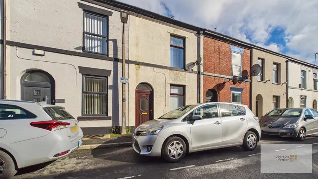 East Street, Bury, BL9, photo 1