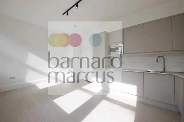 Tewkesbury Terrace, Bounds Green, N11, photo 2