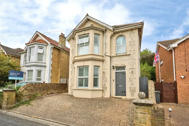 Castle Road, Newport, PO30, photo 1