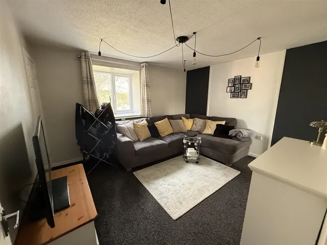 Caernarvon Close, Stretton, DE13, photo 3