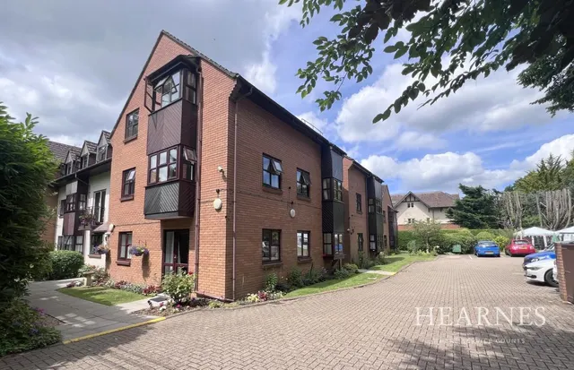 Berkeley Court, BH22, photo 1