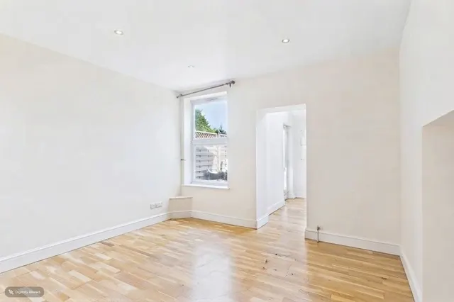Footscray Road, New Eltham, SE9, photo 3