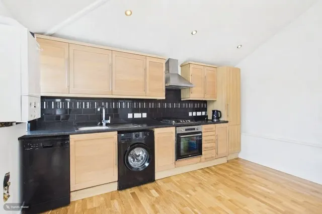 Footscray Road, New Eltham, SE9, photo 2